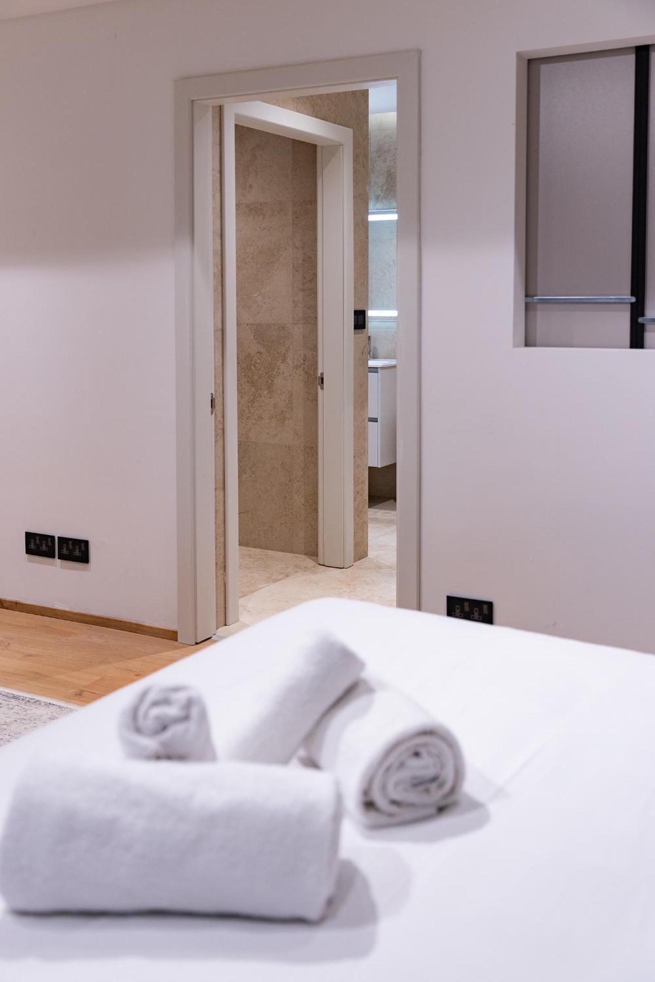 איל-פוריאנה Florette Suite 1Br With Stunning Lounge Terrace By Arcobnb מראה חיצוני תמונה